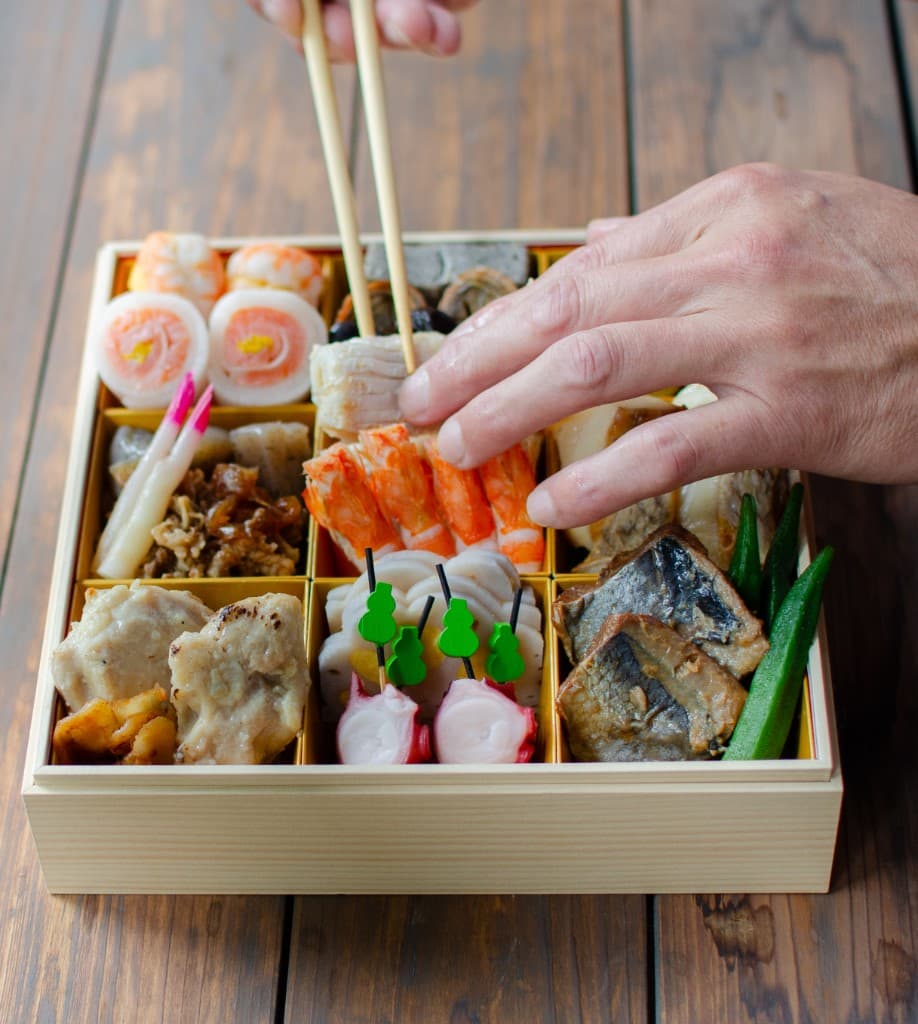 重箱に盛り付けた宮美殿の料理